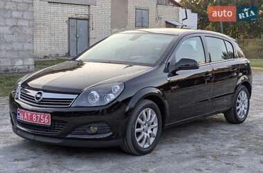 Хэтчбек Opel Astra 2009 в Звягеле
