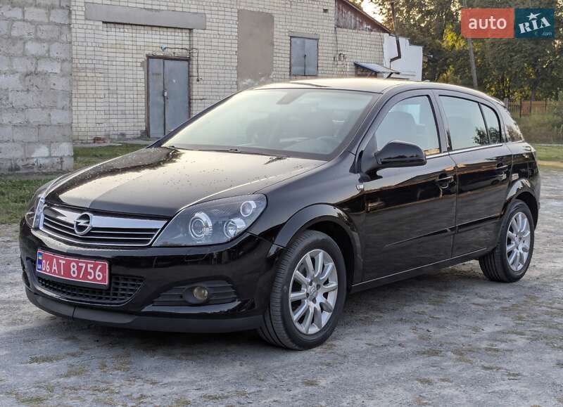 Хэтчбек Opel Astra 2009 в Звягеле