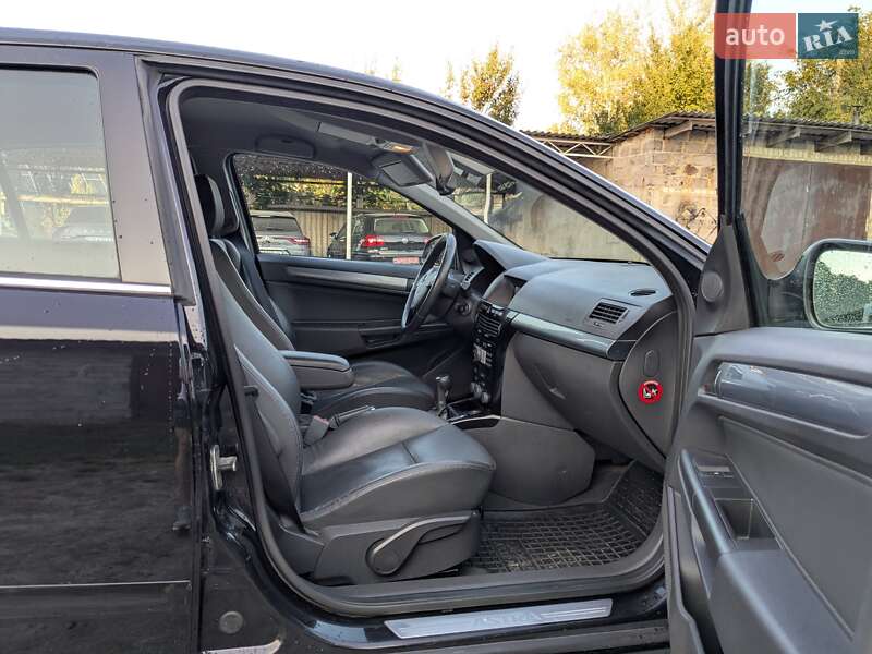 Хэтчбек Opel Astra 2009 в Звягеле