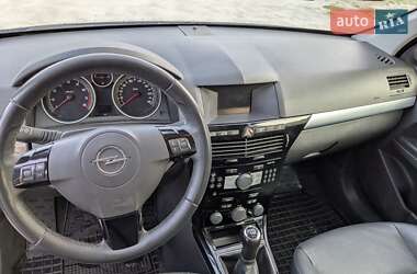 Хэтчбек Opel Astra 2009 в 