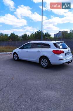 Универсал Opel Astra 2015 в 
