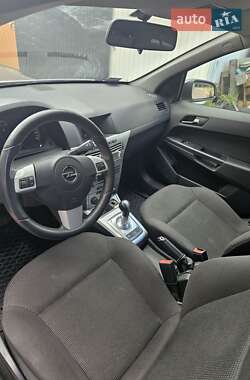 Хэтчбек Opel Astra 2009 в 