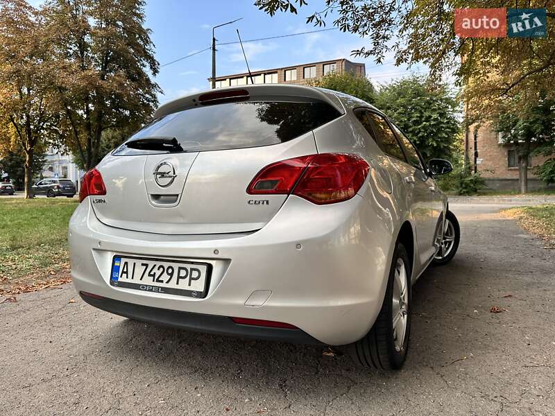 Хэтчбек Opel Astra 2010 в Белой Церкви