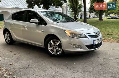 Хэтчбек Opel Astra 2010 в 