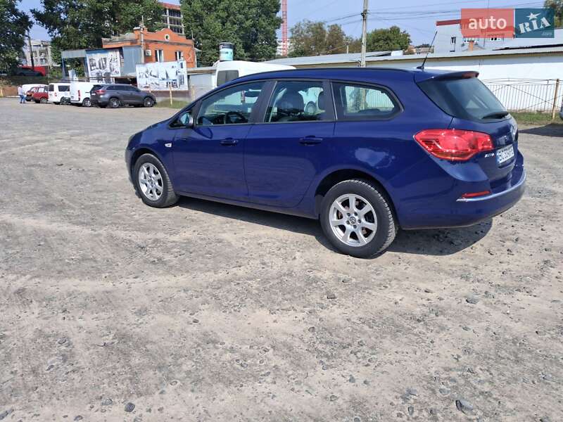 Універсал Opel Astra 2015 в Хмельницькому