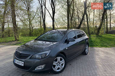 Универсал Opel Astra 2011 в Тернополе