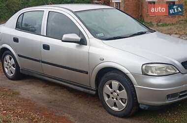 Хэтчбек Opel Astra 2002 в 