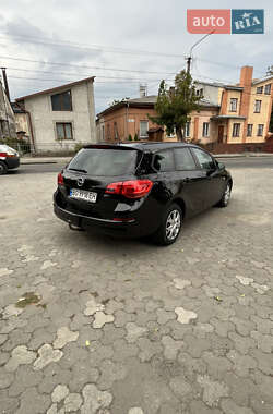 Универсал Opel Astra 2011 в 