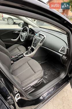 Универсал Opel Astra 2011 в 