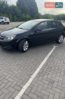 Хэтчбек Opel Astra 2005 в 