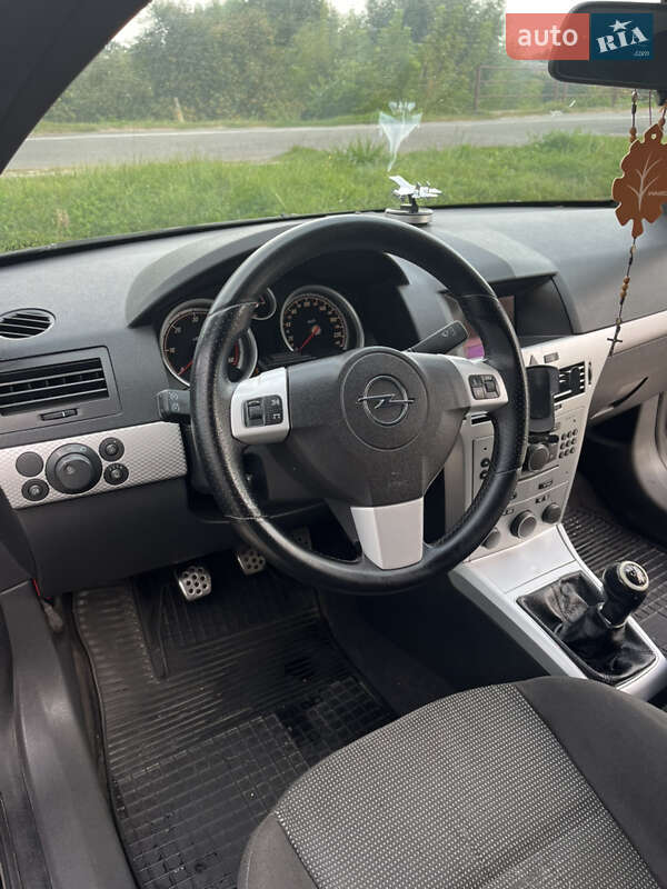 Хетчбек Opel Astra 2005 в Рівному
