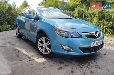 Універсал Opel Astra 2012 в Львові