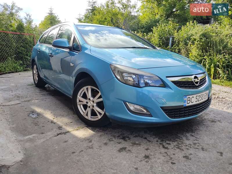 Opel Astra 2012