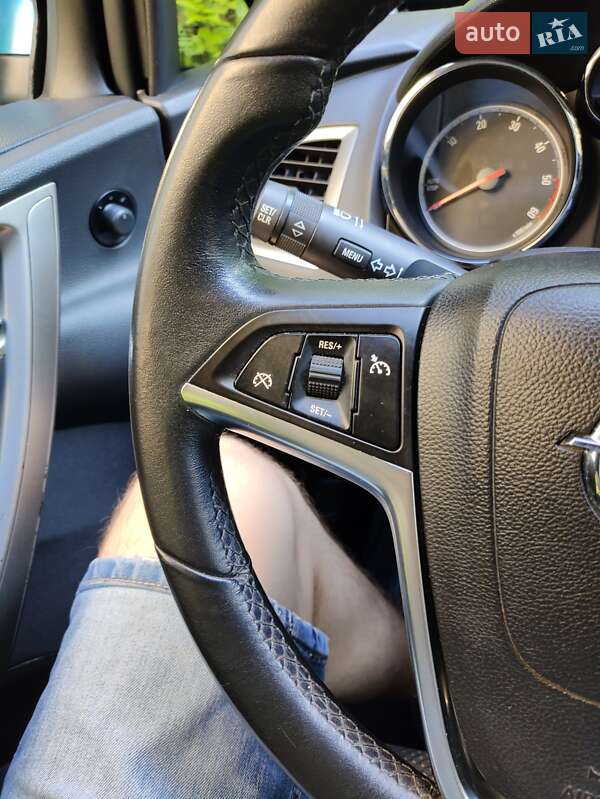 Універсал Opel Astra 2012 в Львові