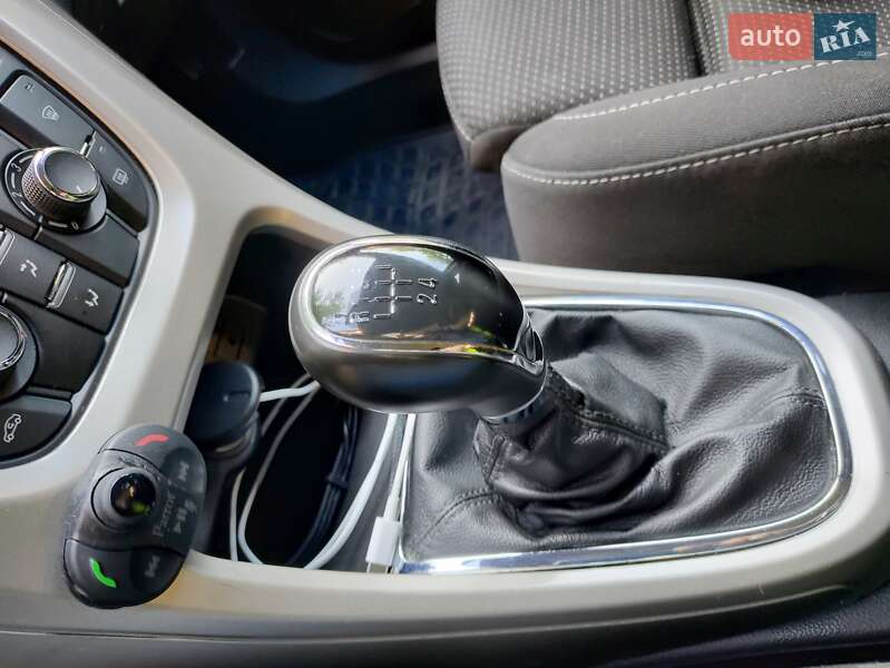Універсал Opel Astra 2012 в Львові