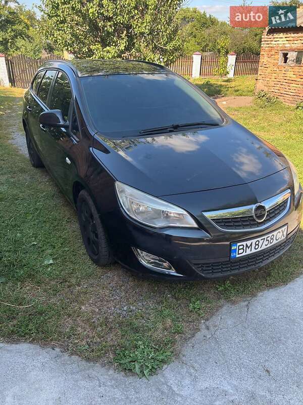 Універсал Opel Astra 2011 в Бердичеві