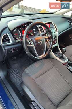 Универсал Opel Astra 2011 в 