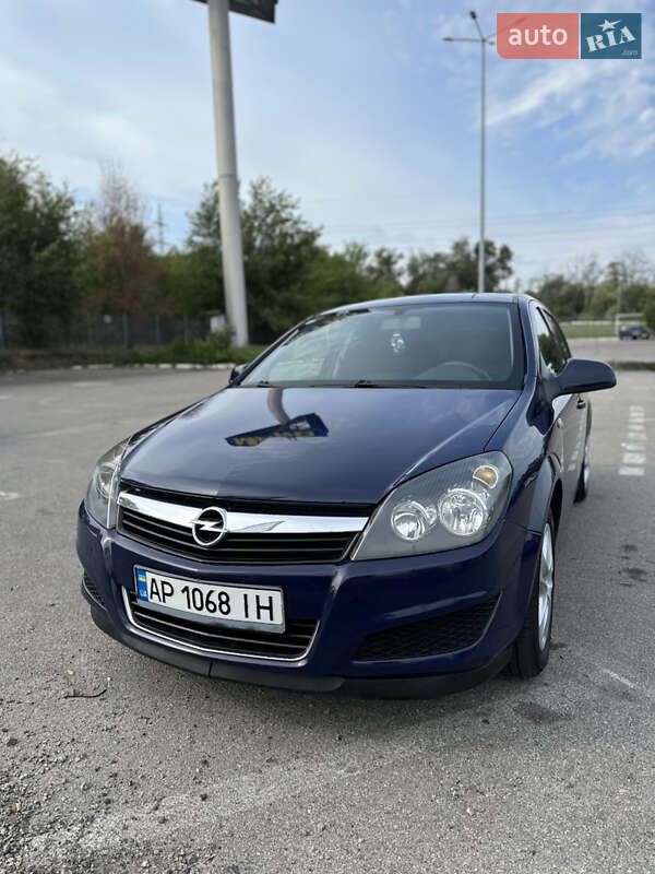 Opel Astra 2012