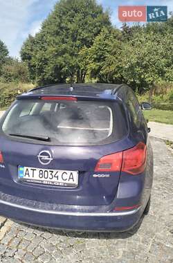 Універсал Opel Astra 2013 в Івано-Франківську
