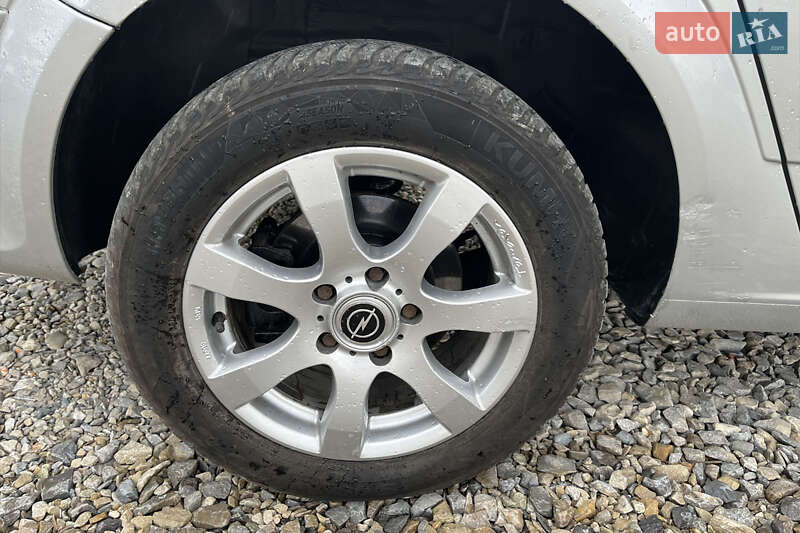 Универсал Opel Astra 2010 в Коломые