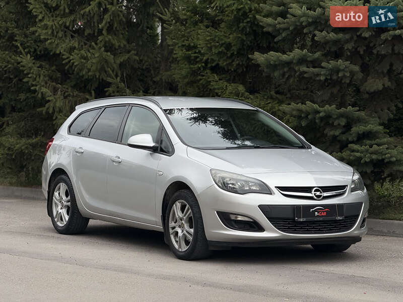 Универсал Opel Astra 2015 в Тернополе