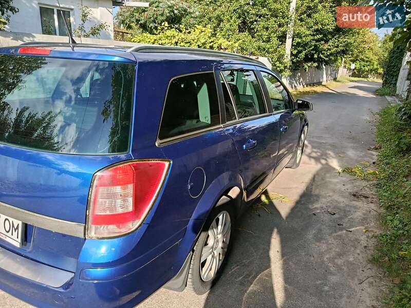Универсал Opel Astra 2009 в Борисполе