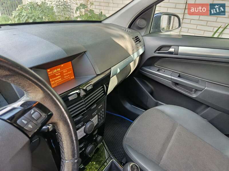 Универсал Opel Astra 2009 в Борисполе