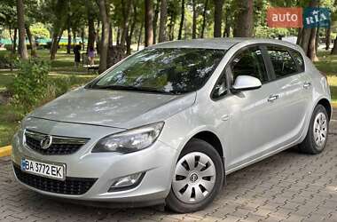 Хэтчбек Opel Astra 2012 в Александрие