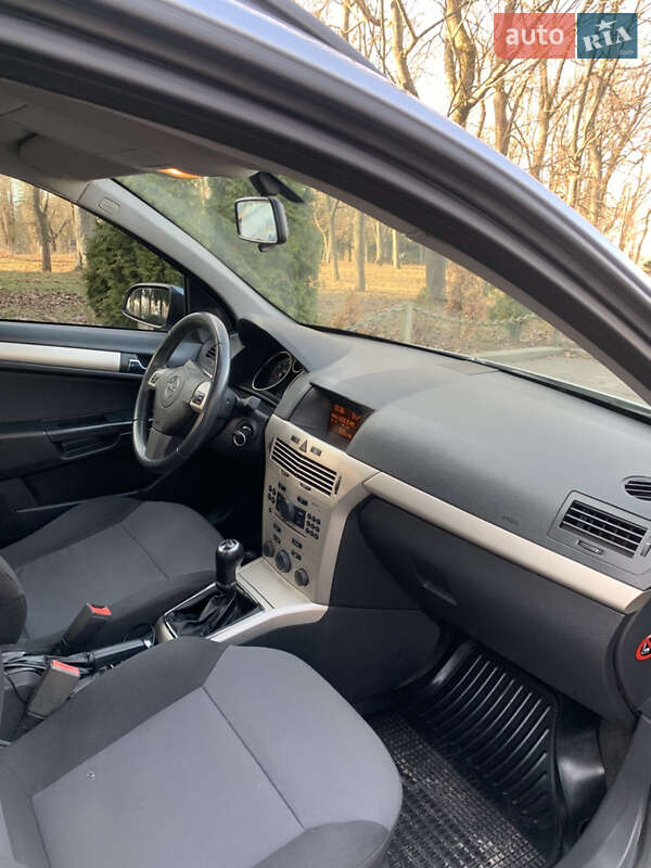 Универсал Opel Astra 2008 в Бобровице