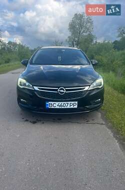 Універсал Opel Astra 2017 в Львові