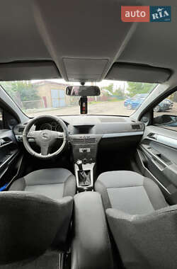 Универсал Opel Astra 2005 в 