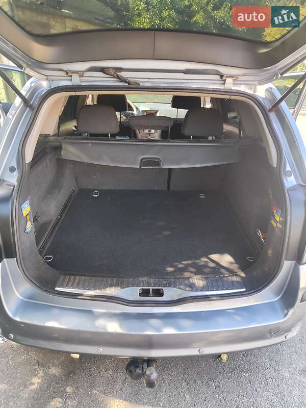 Универсал Opel Astra 2004 в Киеве