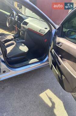 Универсал Opel Astra 2004 в 