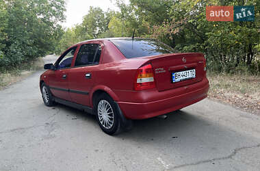 Седан Opel Astra 2006 в 