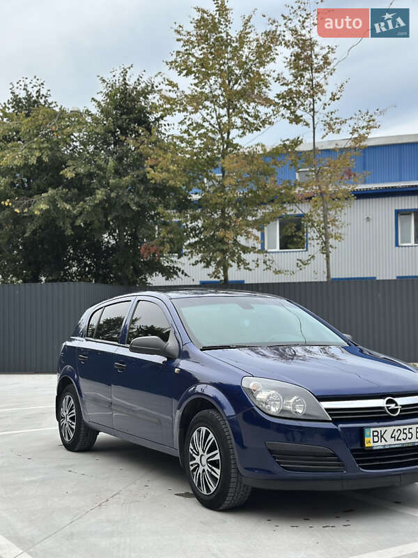 Хэтчбек Opel Astra 2005 в Звягеле
