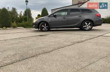 Универсал Opel Astra 2011 в 