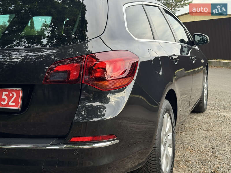 Универсал Opel Astra 2016 в Киеве