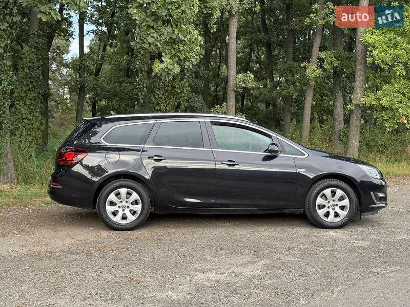 Универсал Opel Astra 2016 в Киеве