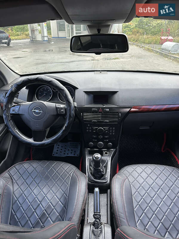 Универсал Opel Astra 2005 в Кременце