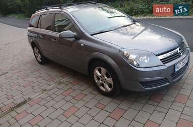 Універсал Opel Astra 2005 в Івано-Франківську