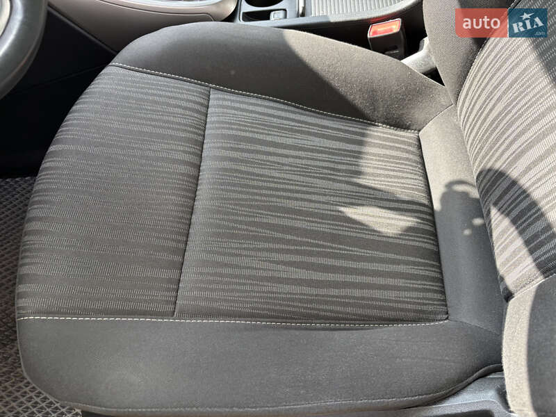 Универсал Opel Astra 2011 в Луцке