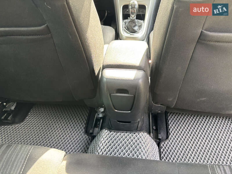 Универсал Opel Astra 2011 в Луцке