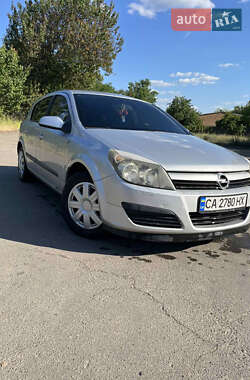 Хэтчбек Opel Astra 2004 в Звенигородке
