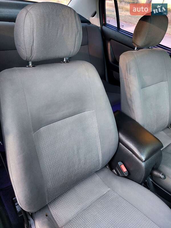 Седан Opel Astra 2008 в Тростянце