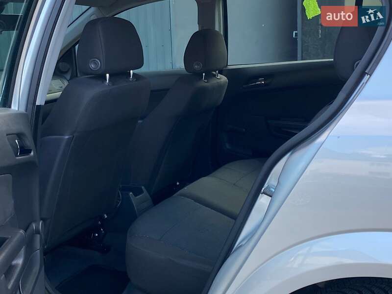 Хэтчбек Opel Astra 2005 в Ивано-Франковске фото 9 Хэтчбек Opel Astra 2005 в Ивано-Франковске
