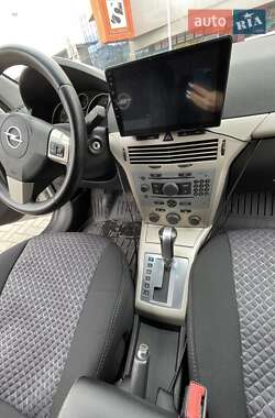 Универсал Opel Astra 2007 в 