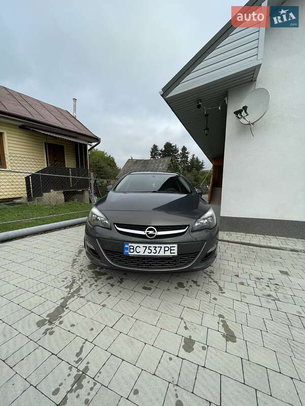 Универсал Opel Astra 2013 в Дрогобыче