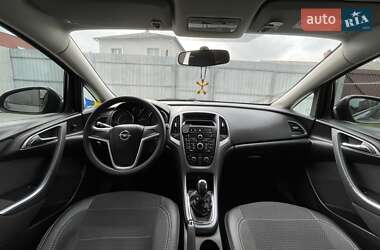 Универсал Opel Astra 2013 в 
