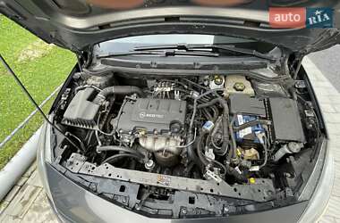 Универсал Opel Astra 2013 в 