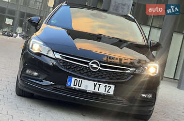 Универсал Opel Astra 2016 в Львове